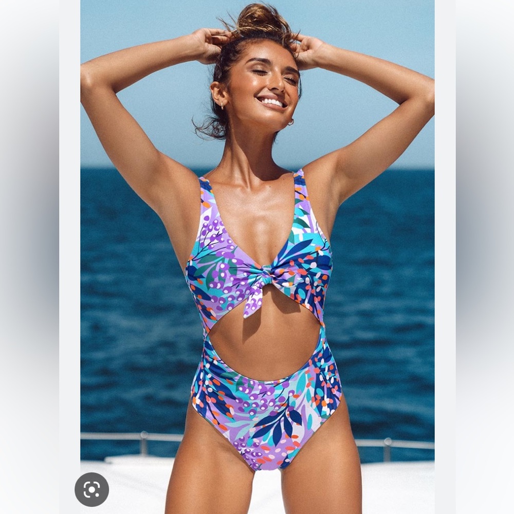 NWT Cupshe cut out bathing suit.